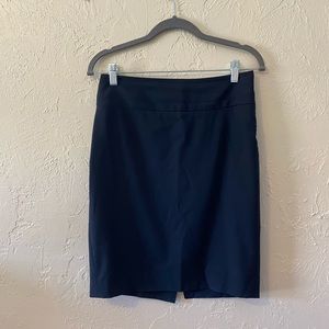 The Limited. Pencil skirt. Navy. Size 4.